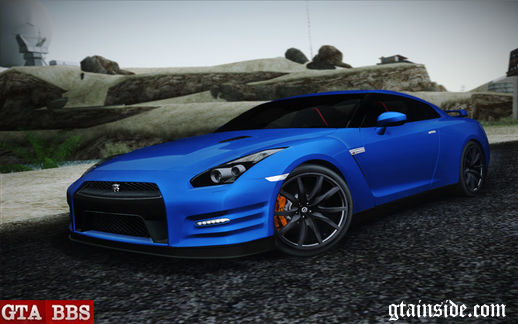 2012 NISSAN GT-R