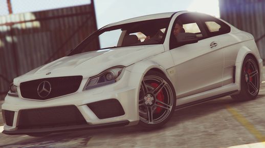 Mercedes-Bens C63 AMG