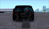 Toyota Alphard With Racing Miku 'Kuro-Mikuphard' Itasha