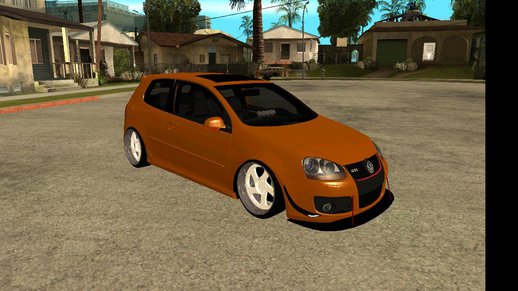 Volkswagen Golf 5 Stance