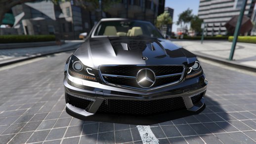 Mercedes-Benz C63 ///AMG 2013