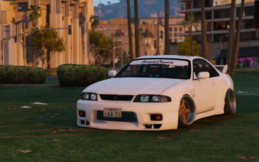 Nissan GTR R33 Stanced