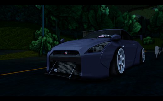 Nissan Skyline GTR Liberty Walk '10