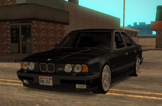 BMW M5 E34 