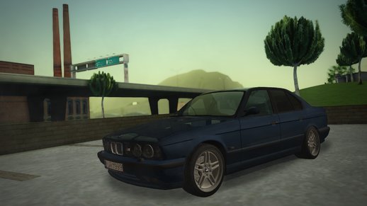 BMW E34 M5