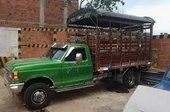 Ford F350 con Estacas