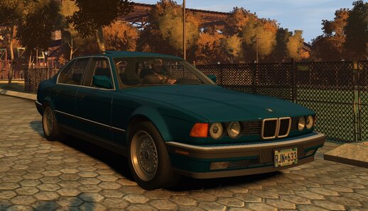 BMW 735i (E32)